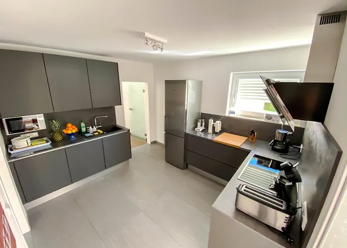 Schanzenstrasse 690 M Ue. M * Βίντερμπεργκ